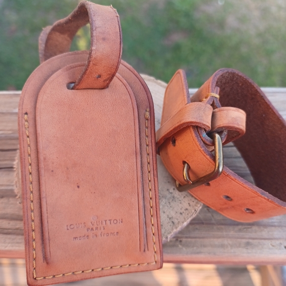 Louis Vuitton Other - LOUIS VUITTON VACHETTA LUGGAGE TAG & POIGNETTE